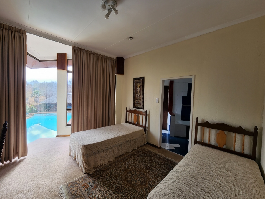 5 Bedroom Property for Sale in Mooivallei Park North West
